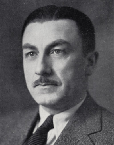 Reproduction de la onzi&egrave;me page de l’Annuaire de l’&Eacute;cole normale de l’Universit&eacute; d’Ottawa, comprenant une photographie de Henri Lemieux, 1939.