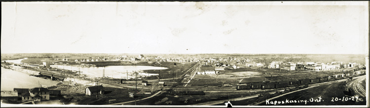 Reproduction d’une photographie de Kapuskasing (Ontario), 20 octobre 1927.